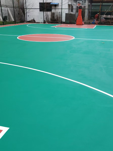 韩城 球场长期使用易出现地面开裂